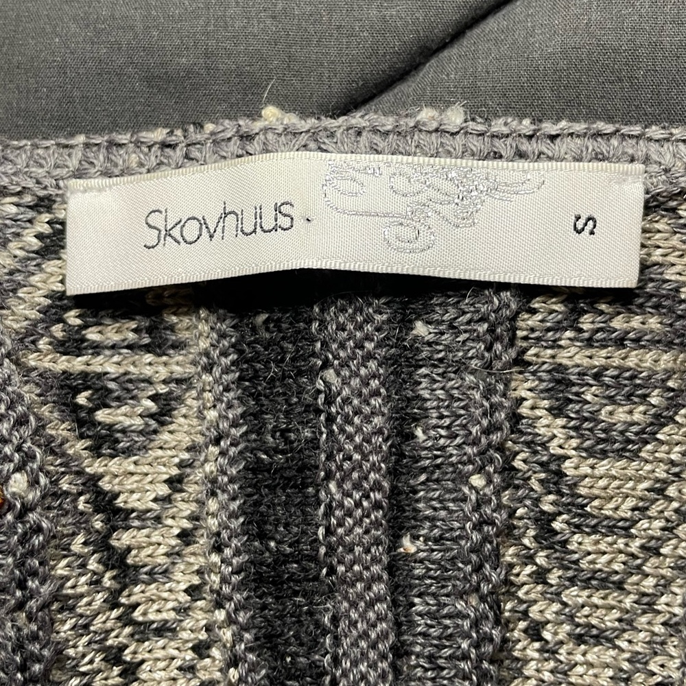 One Button Cardigan - Picture 4 of 5